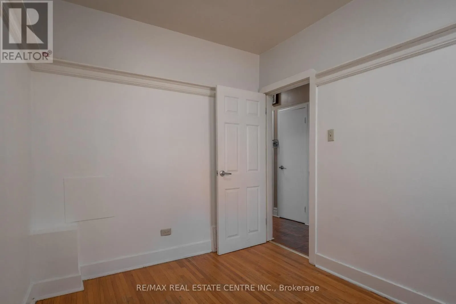 MAIN/UPPER - 280 LONDON STREET