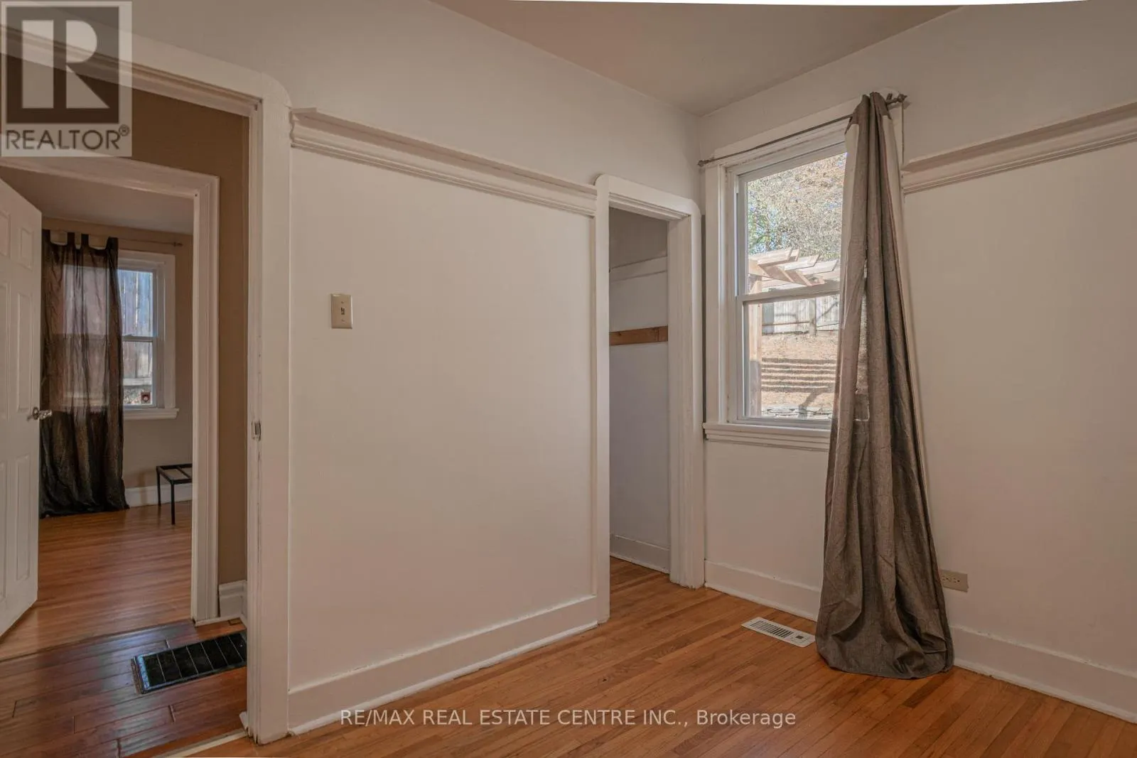 MAIN/UPPER - 280 LONDON STREET