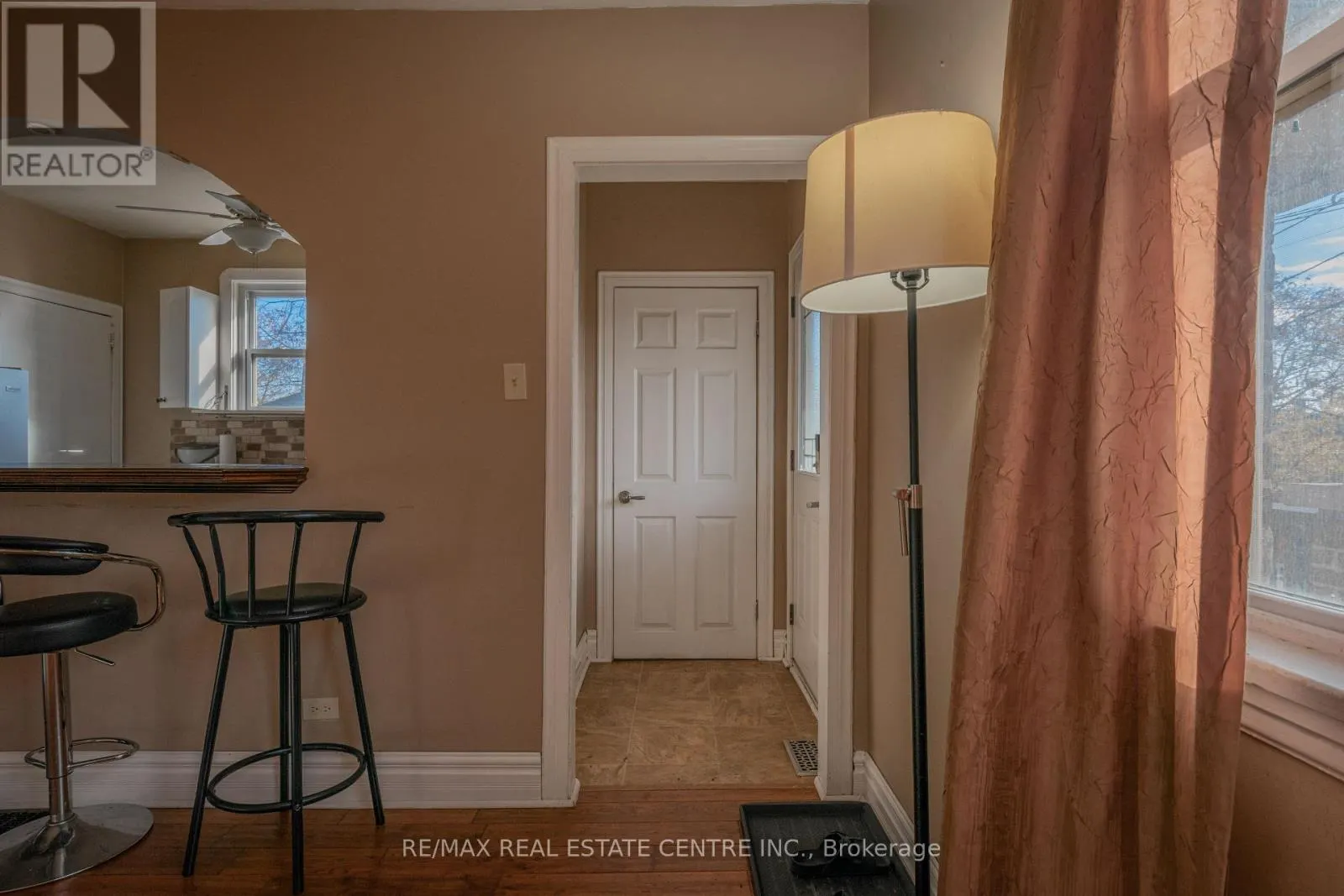 MAIN/UPPER - 280 LONDON STREET