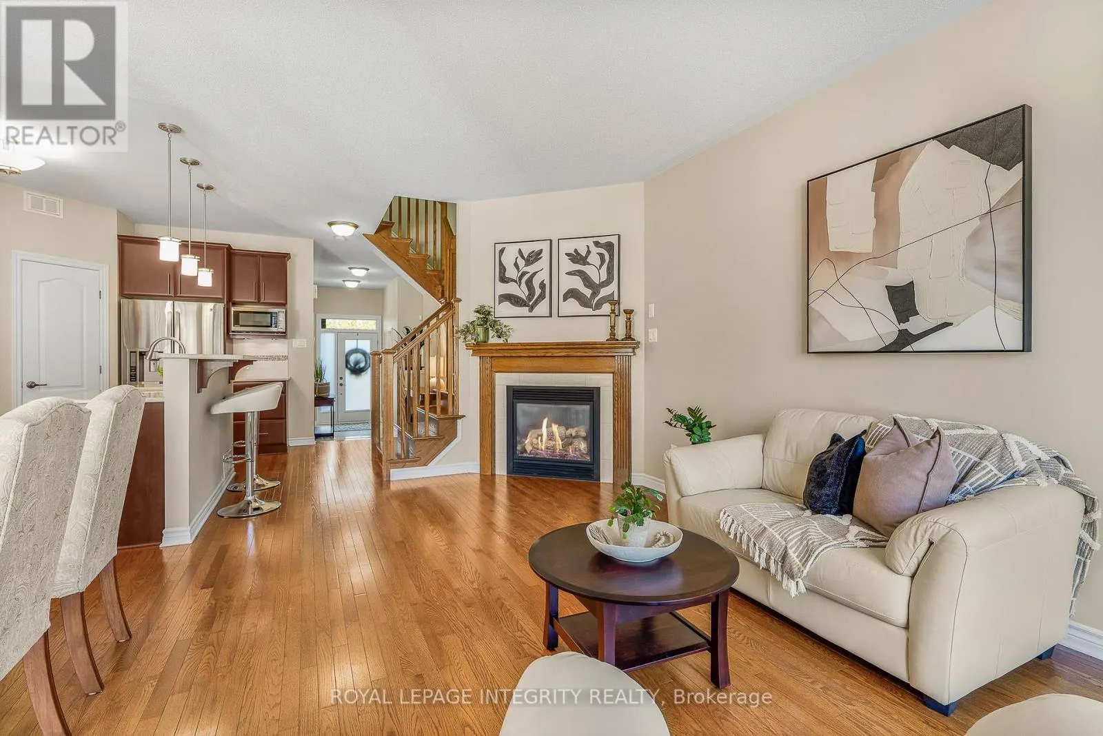 532 ROCHEFORT CIRCLE