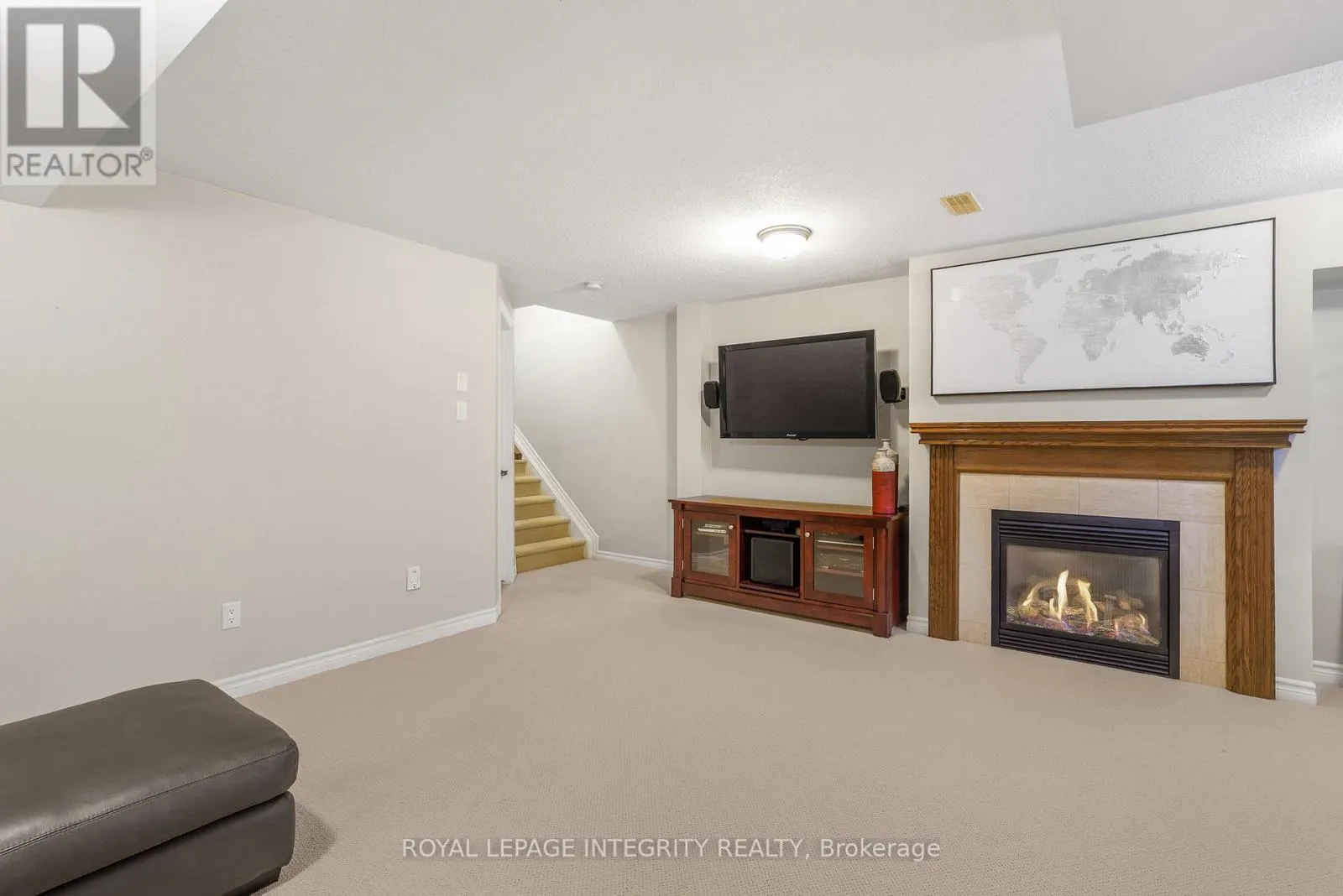 532 ROCHEFORT CIRCLE
