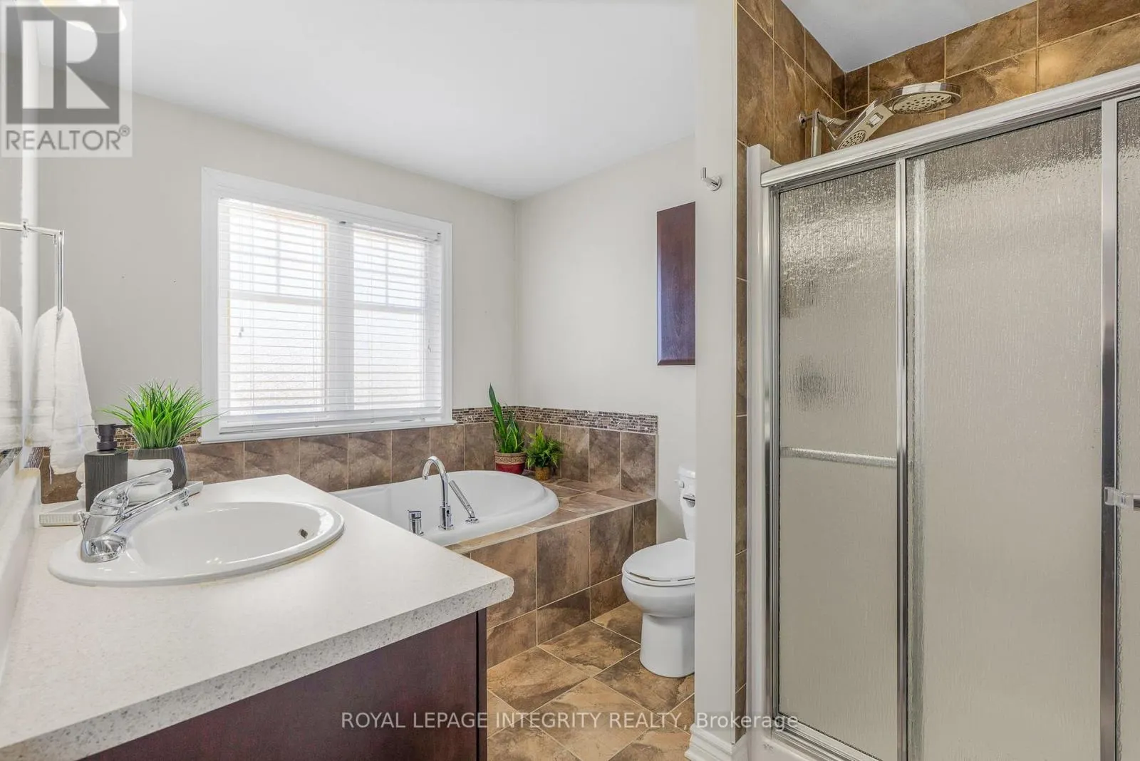 532 ROCHEFORT CIRCLE