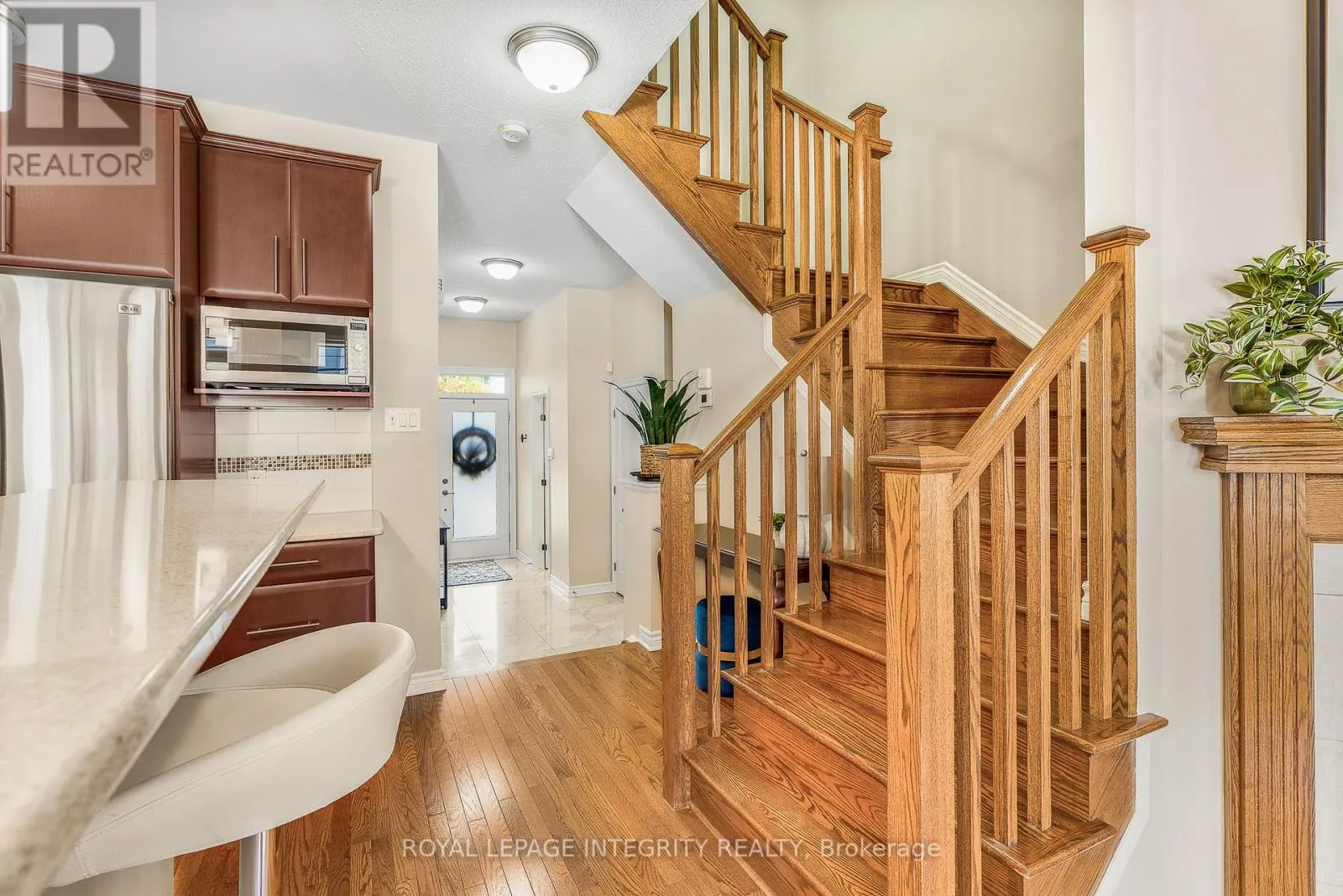 532 ROCHEFORT CIRCLE