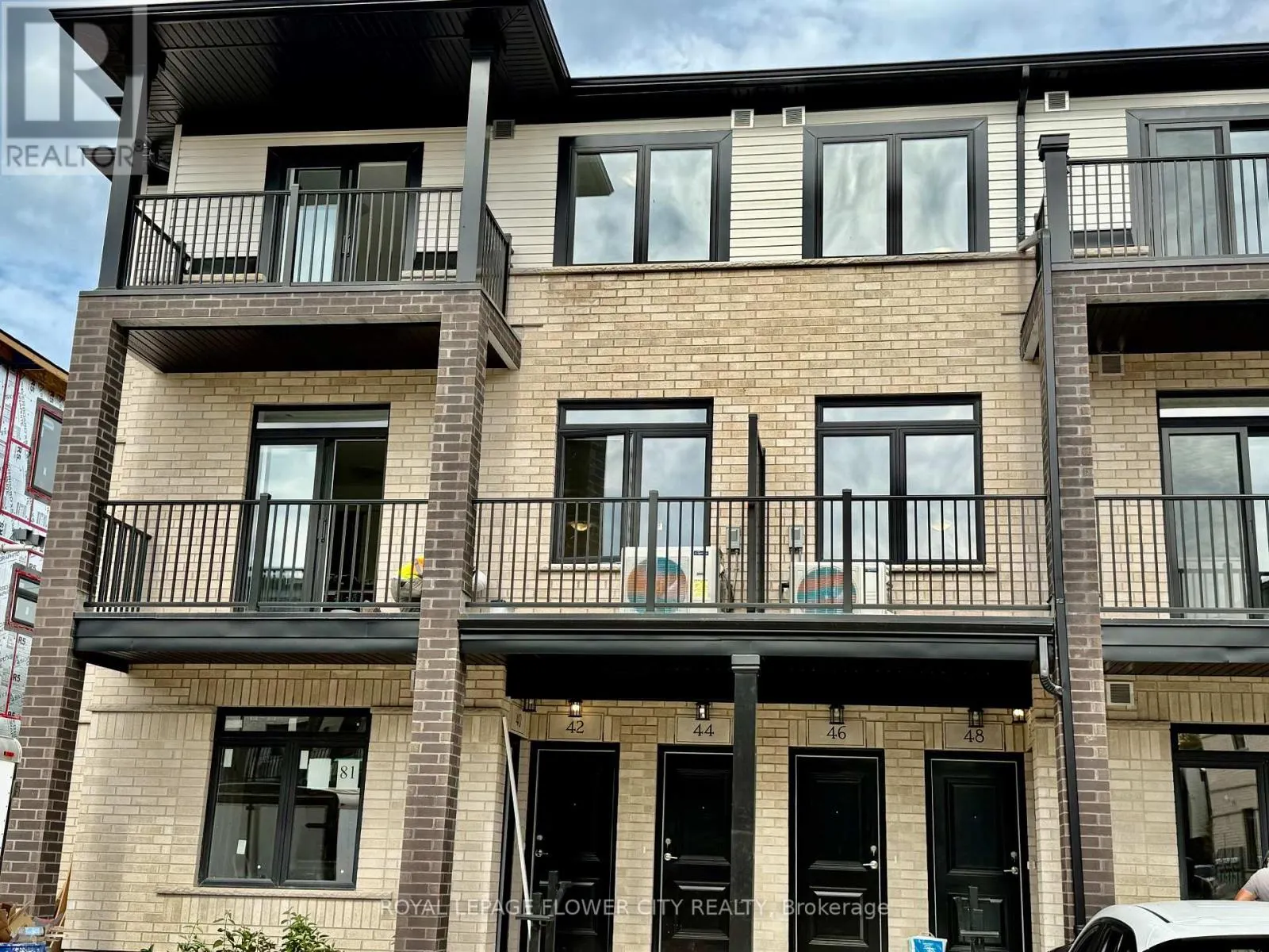 H079 - 44 THATCHER DRIVE