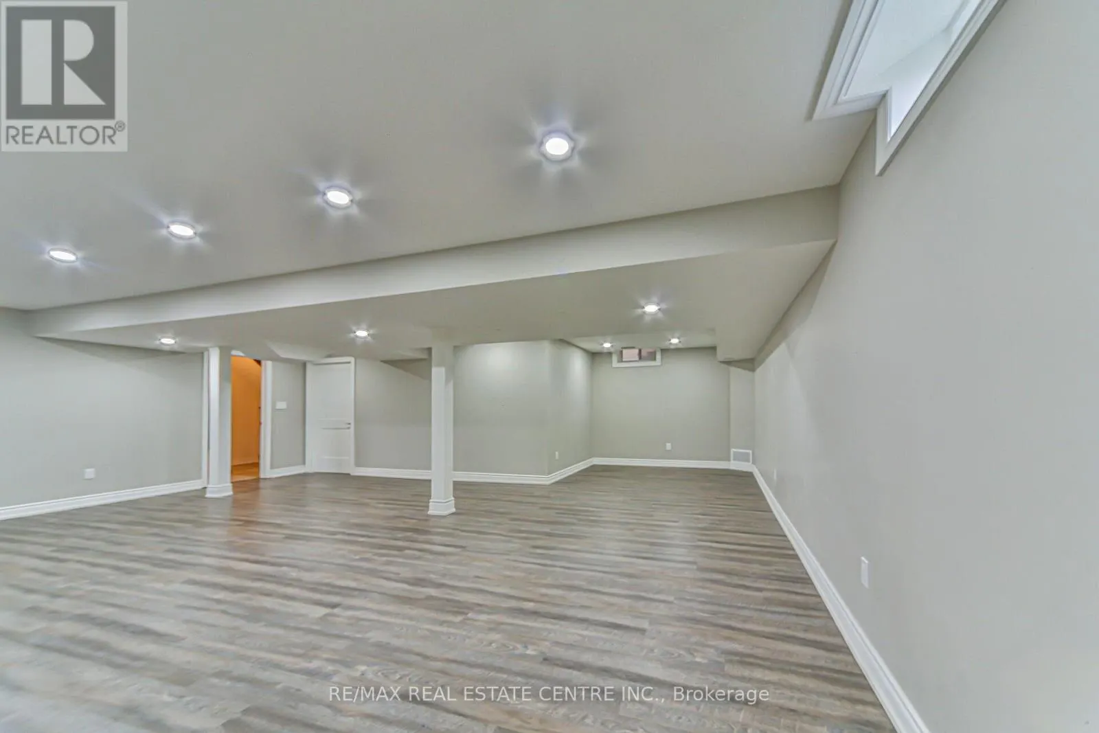 85 HOMESTEAD WAY