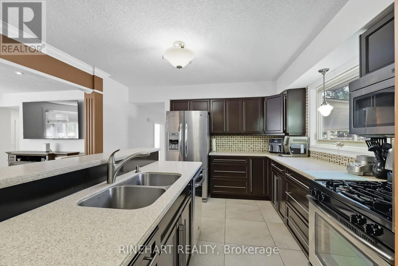 10 ALAYNE CRESCENT