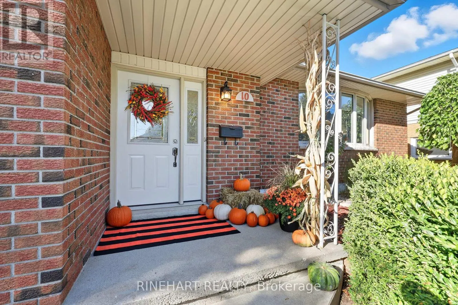 10 ALAYNE CRESCENT