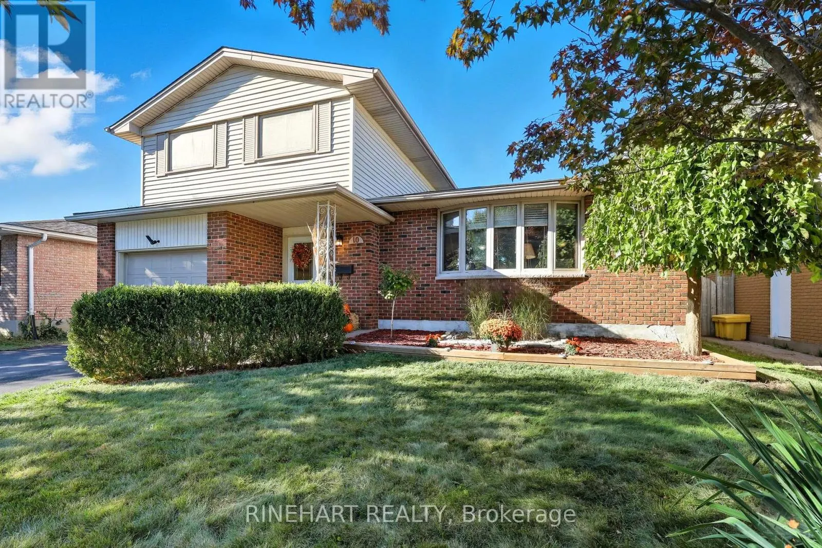 10 ALAYNE CRESCENT