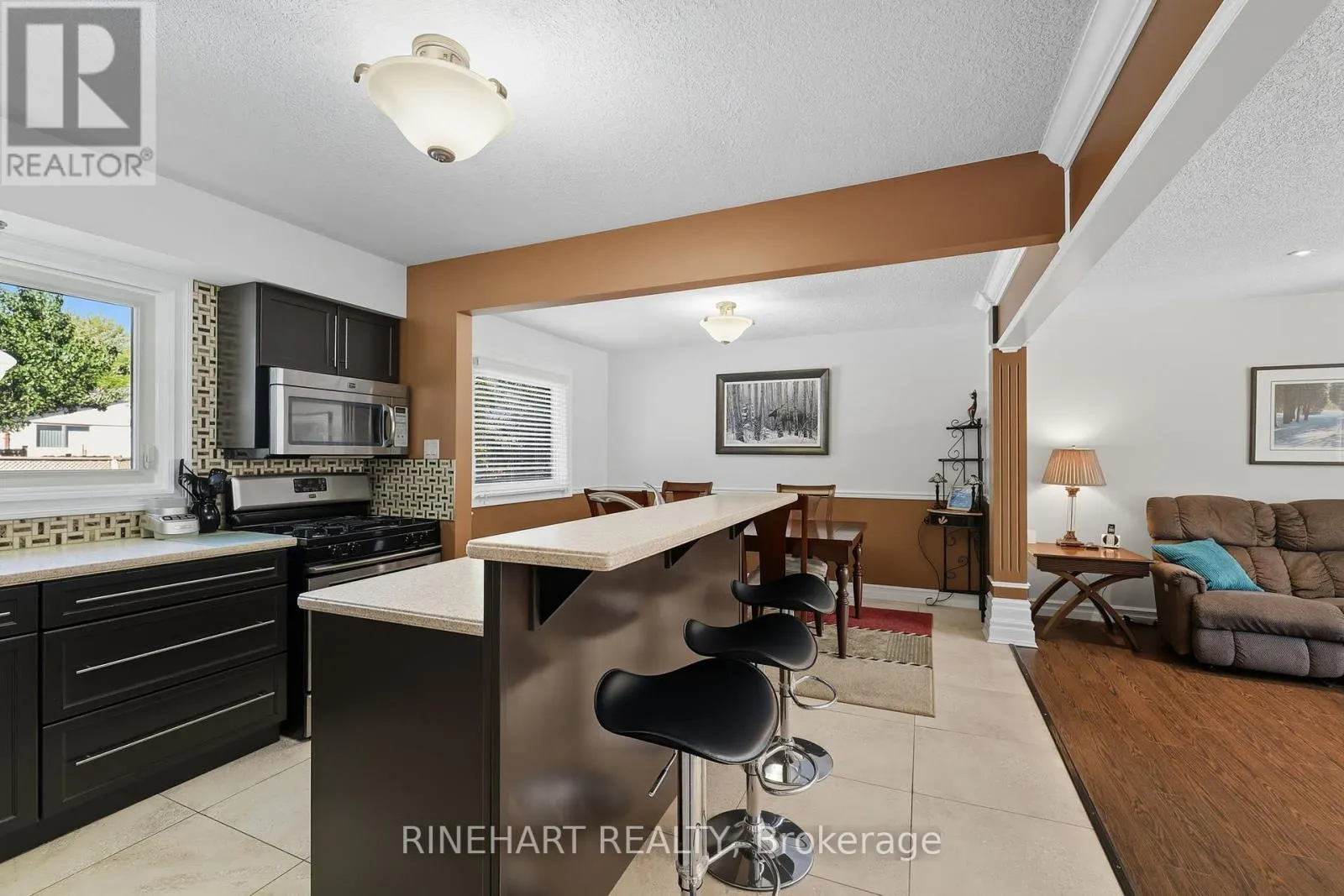 10 ALAYNE CRESCENT