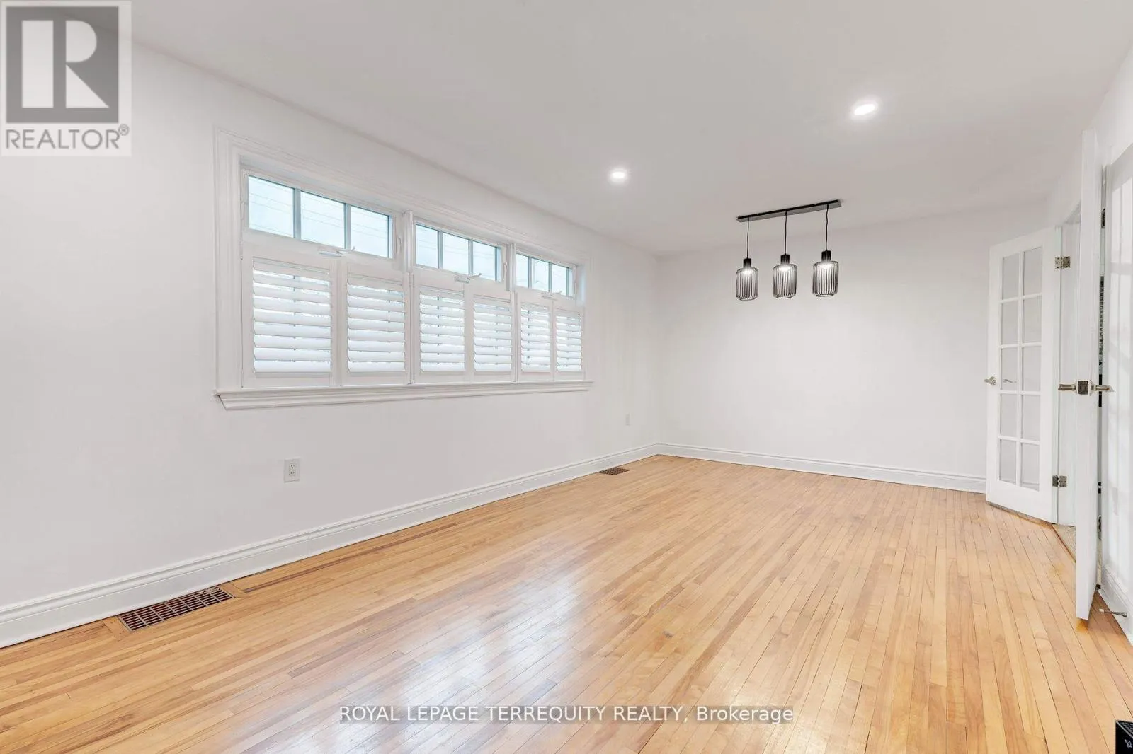 739 UPPER GAGE AVENUE