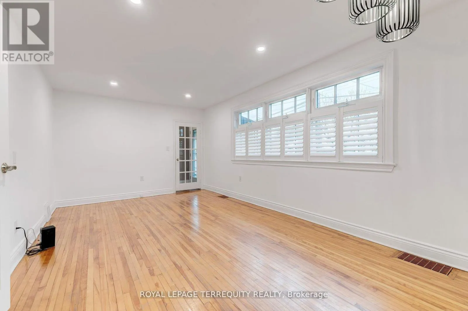 739 UPPER GAGE AVENUE