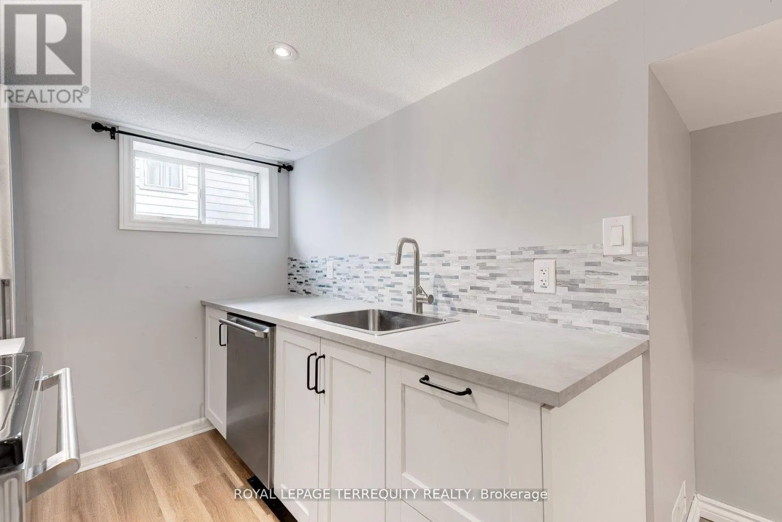 739 UPPER GAGE AVENUE