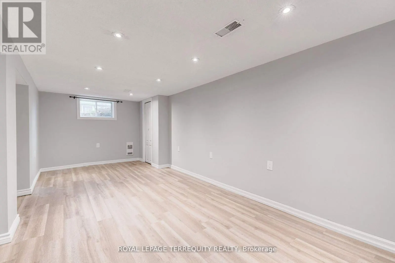 739 UPPER GAGE AVENUE