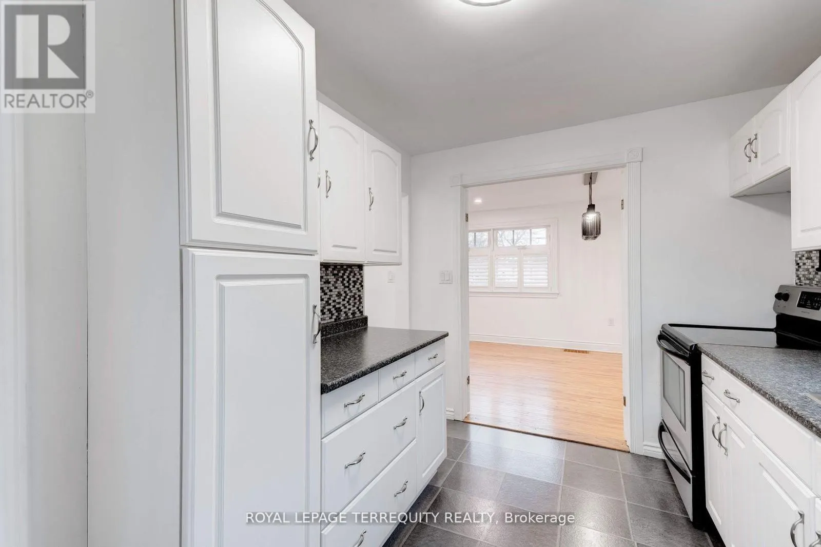 739 UPPER GAGE AVENUE