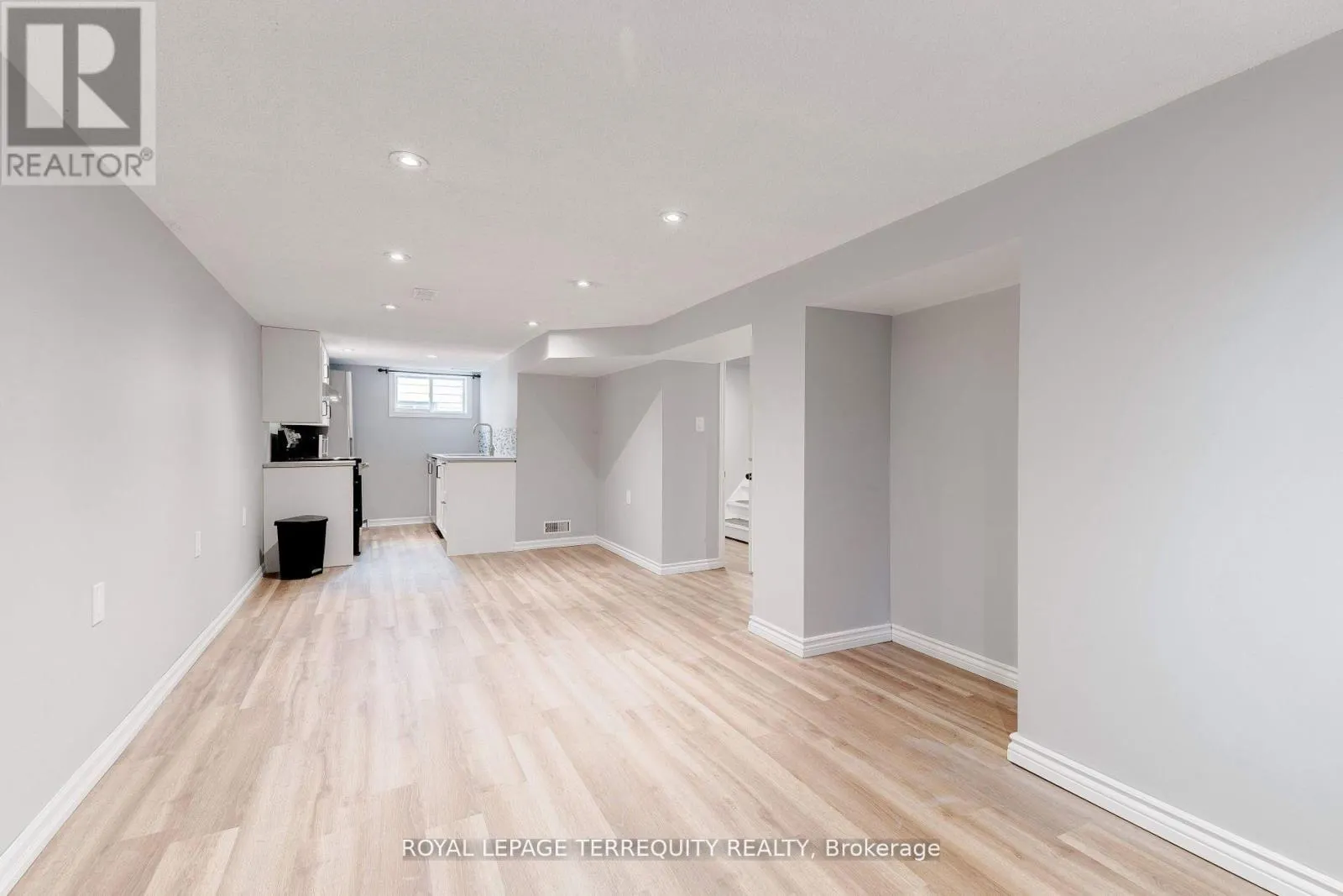 739 UPPER GAGE AVENUE
