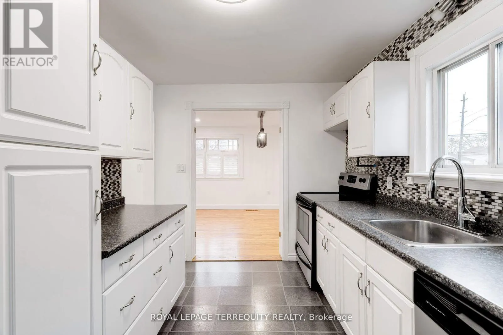 739 UPPER GAGE AVENUE