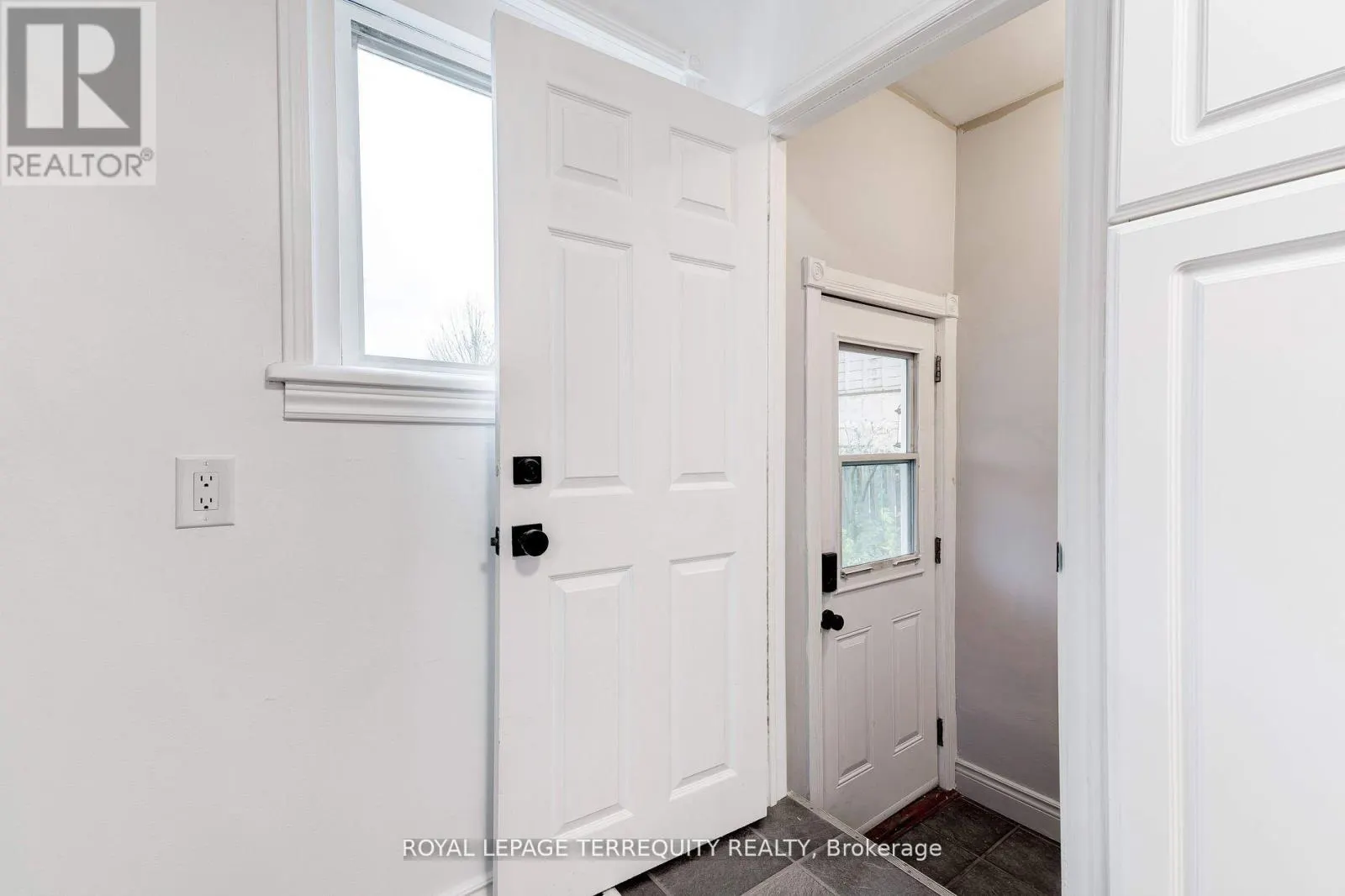 739 UPPER GAGE AVENUE