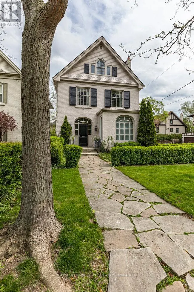 142 ABERDEEN AVENUE