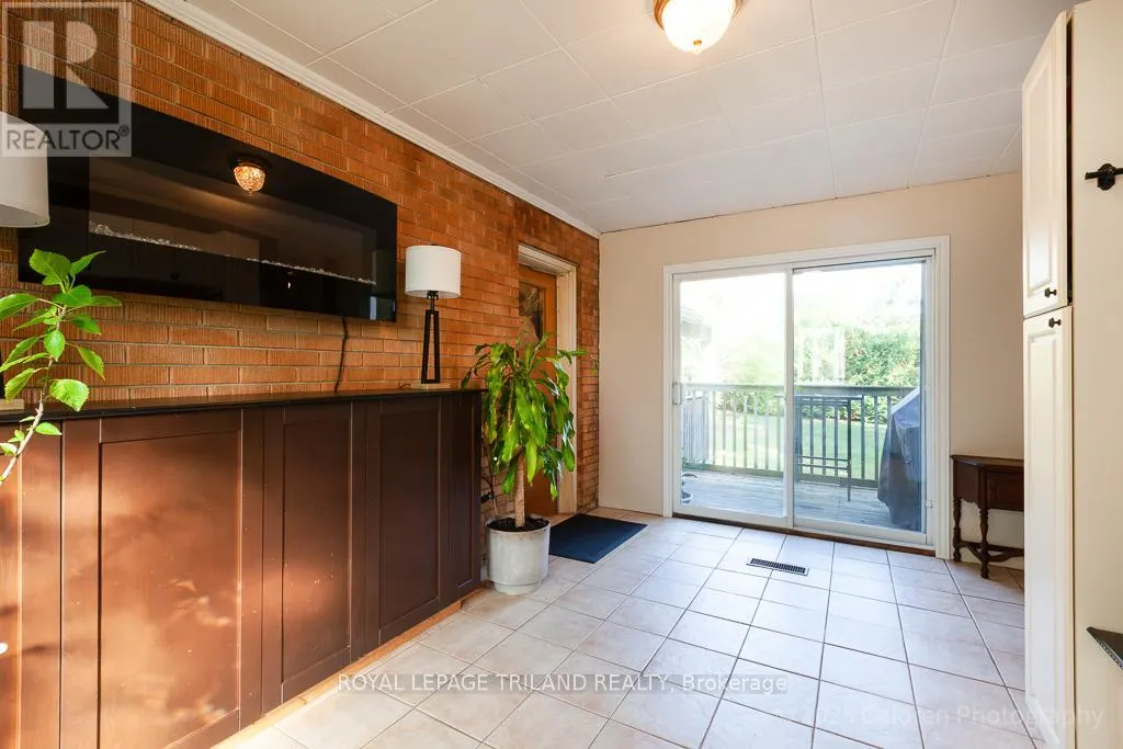 749 COMMISSIONERS ROAD W