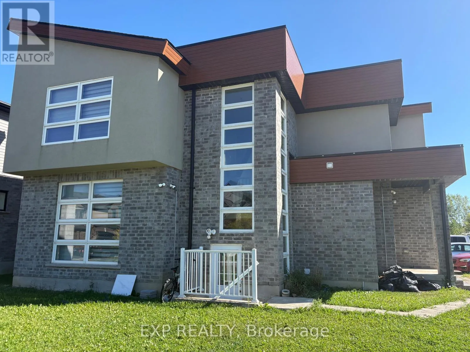 LOWER - 1445 DYER CRESCENT N, #Lower
