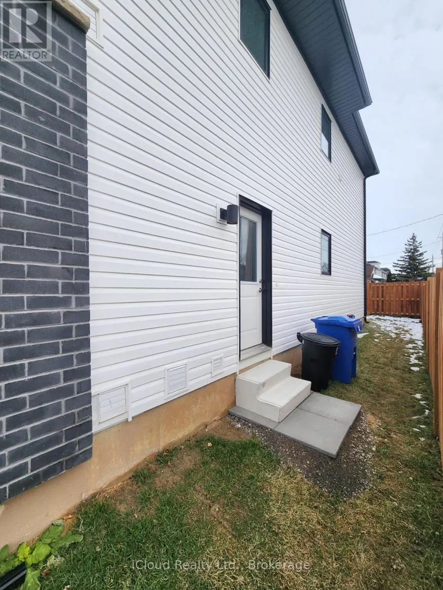 2 MARINA PLACE