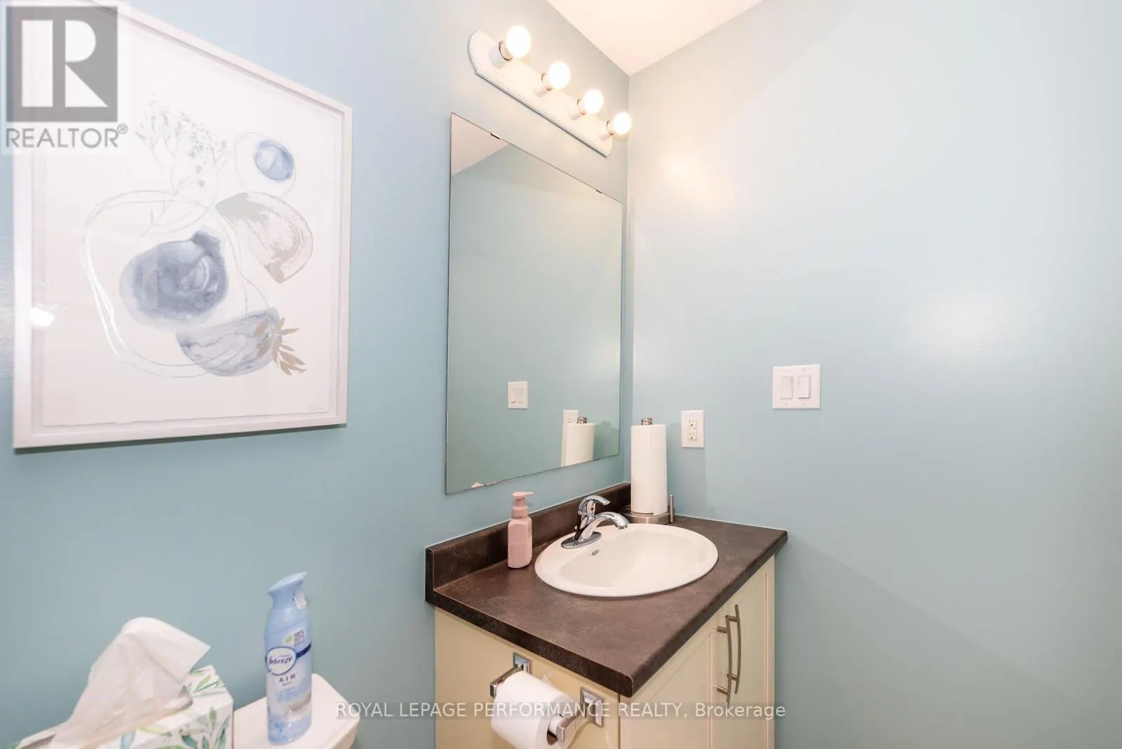 211 - 141 POTTS PRIVATE