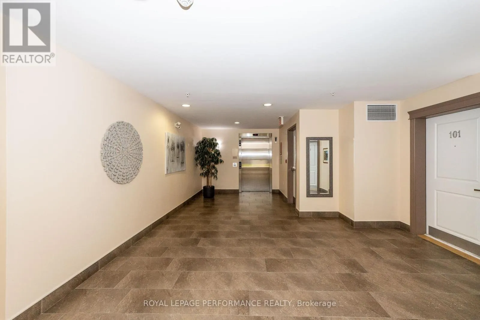 211 - 141 POTTS PRIVATE