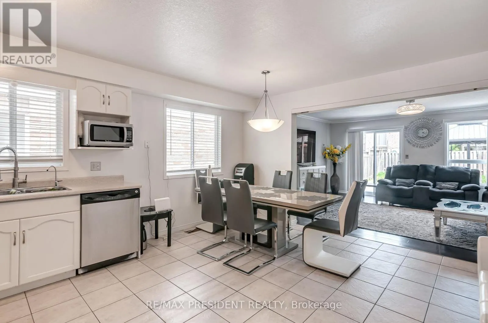 31 CHESTER DRIVE N