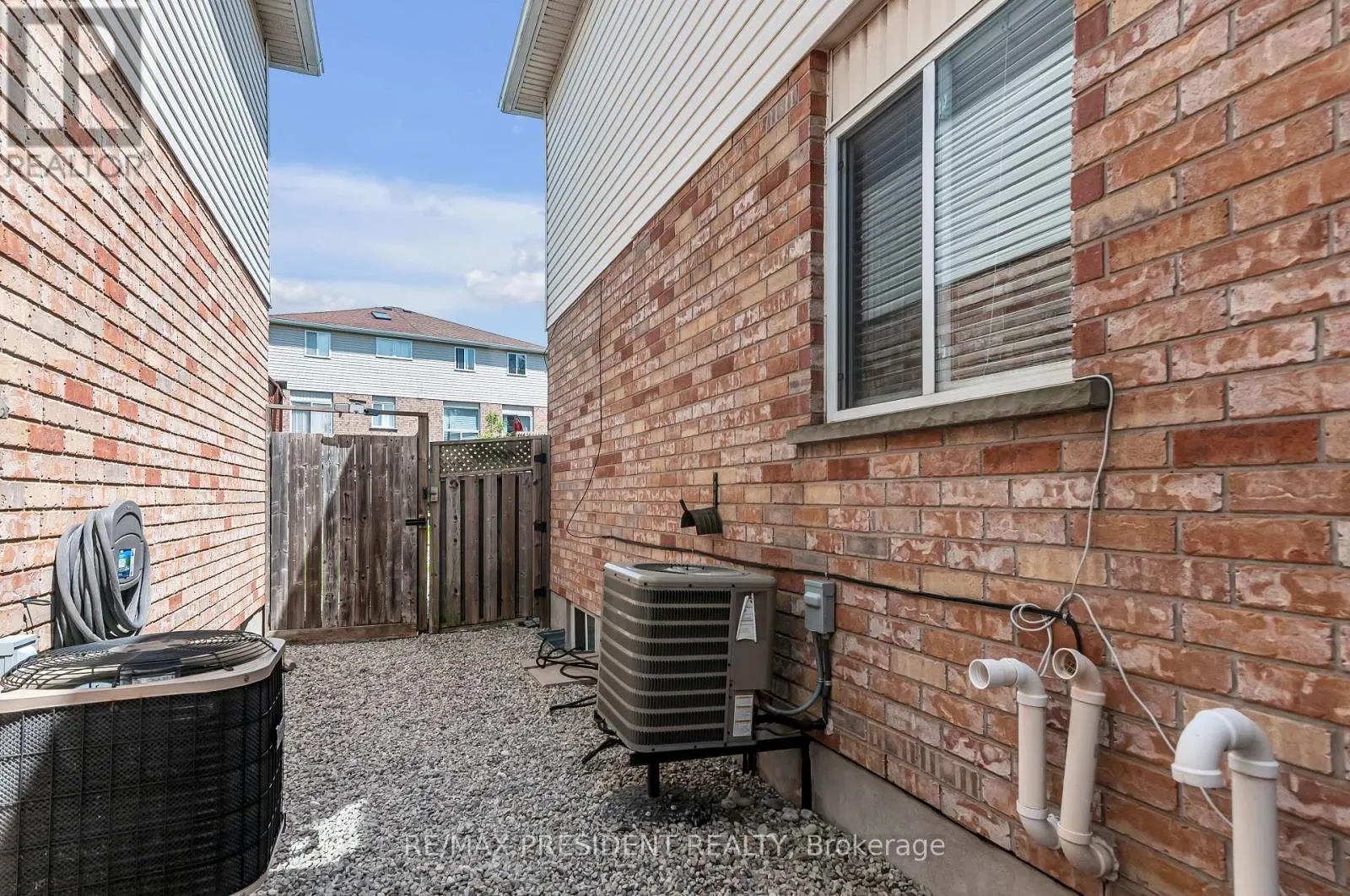 31 CHESTER DRIVE N