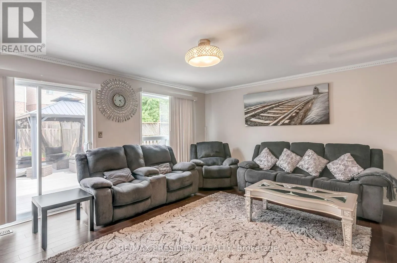 31 CHESTER DRIVE N