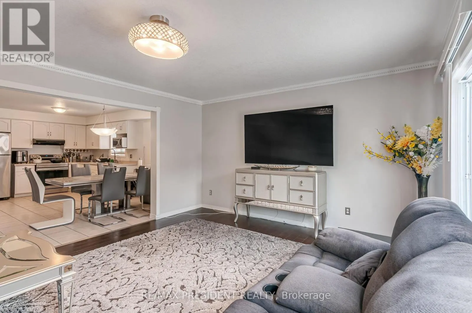 31 CHESTER DRIVE N