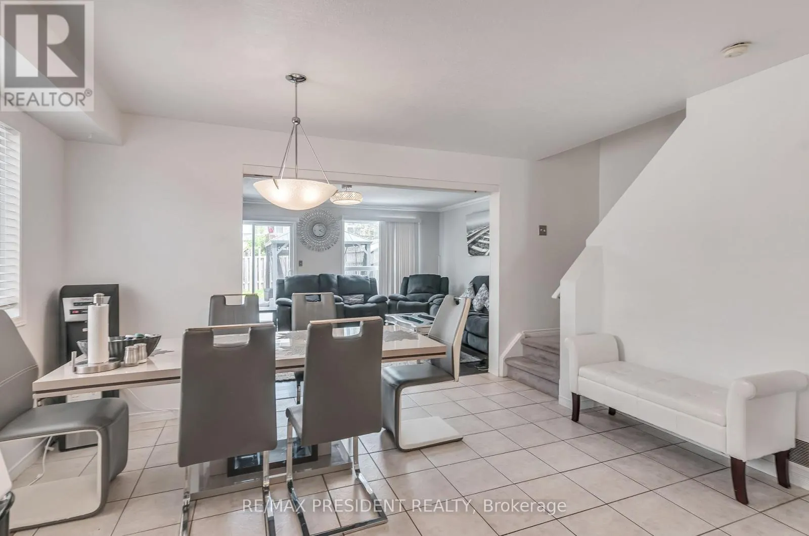 31 CHESTER DRIVE N