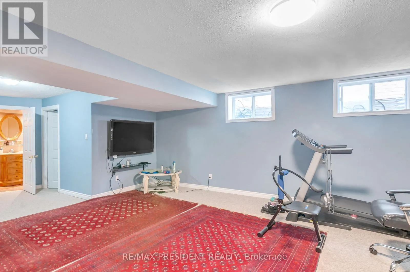 31 CHESTER DRIVE N