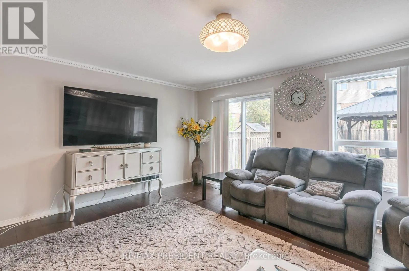 31 CHESTER DRIVE N