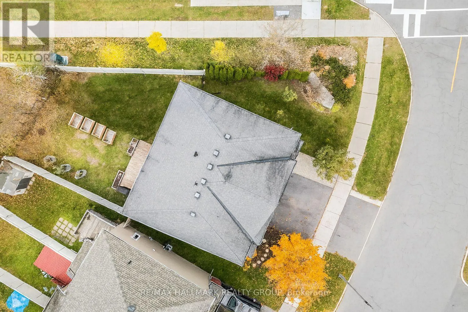 4220 KELLY FARM DRIVE