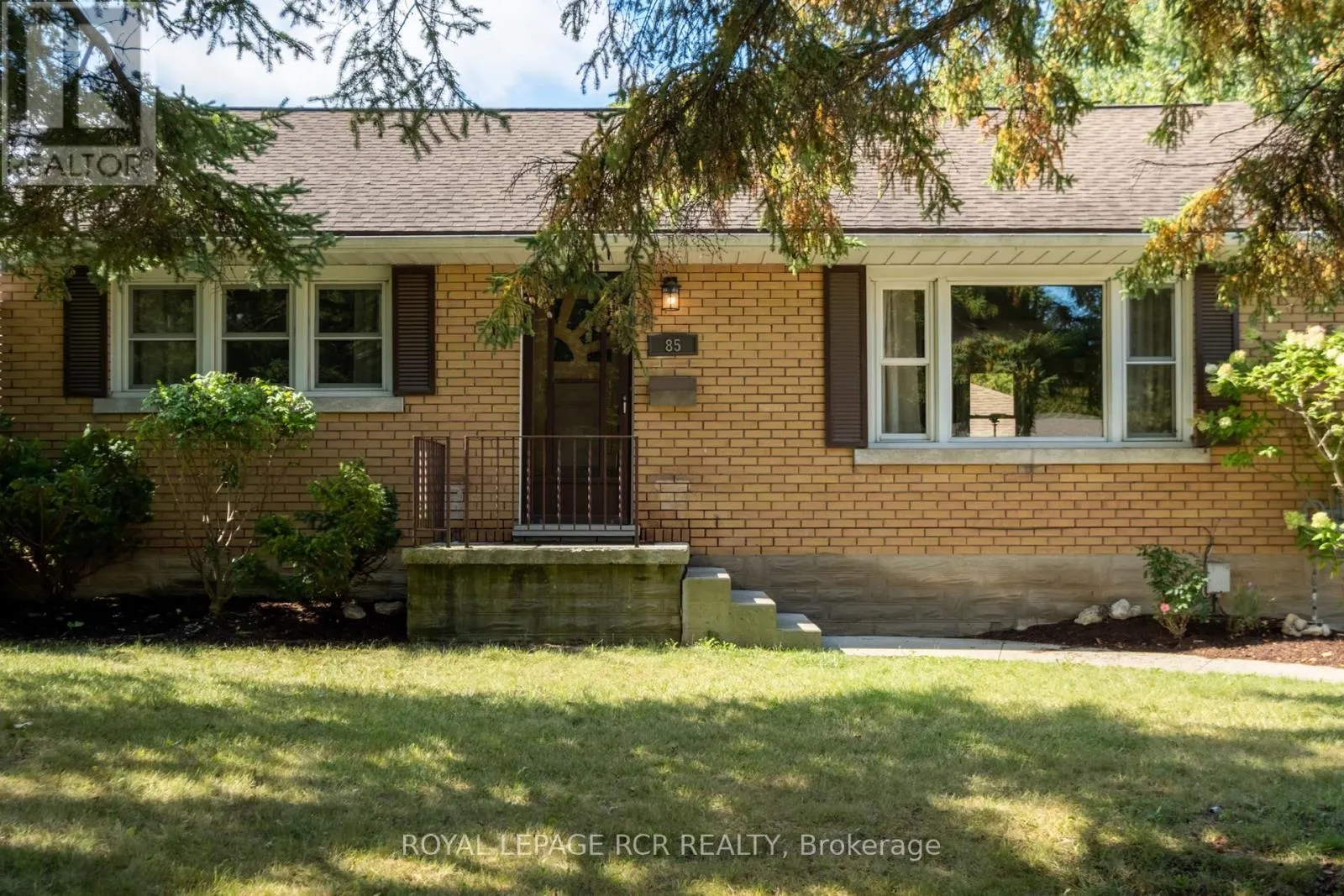 85 ELLIS CRESCENT S