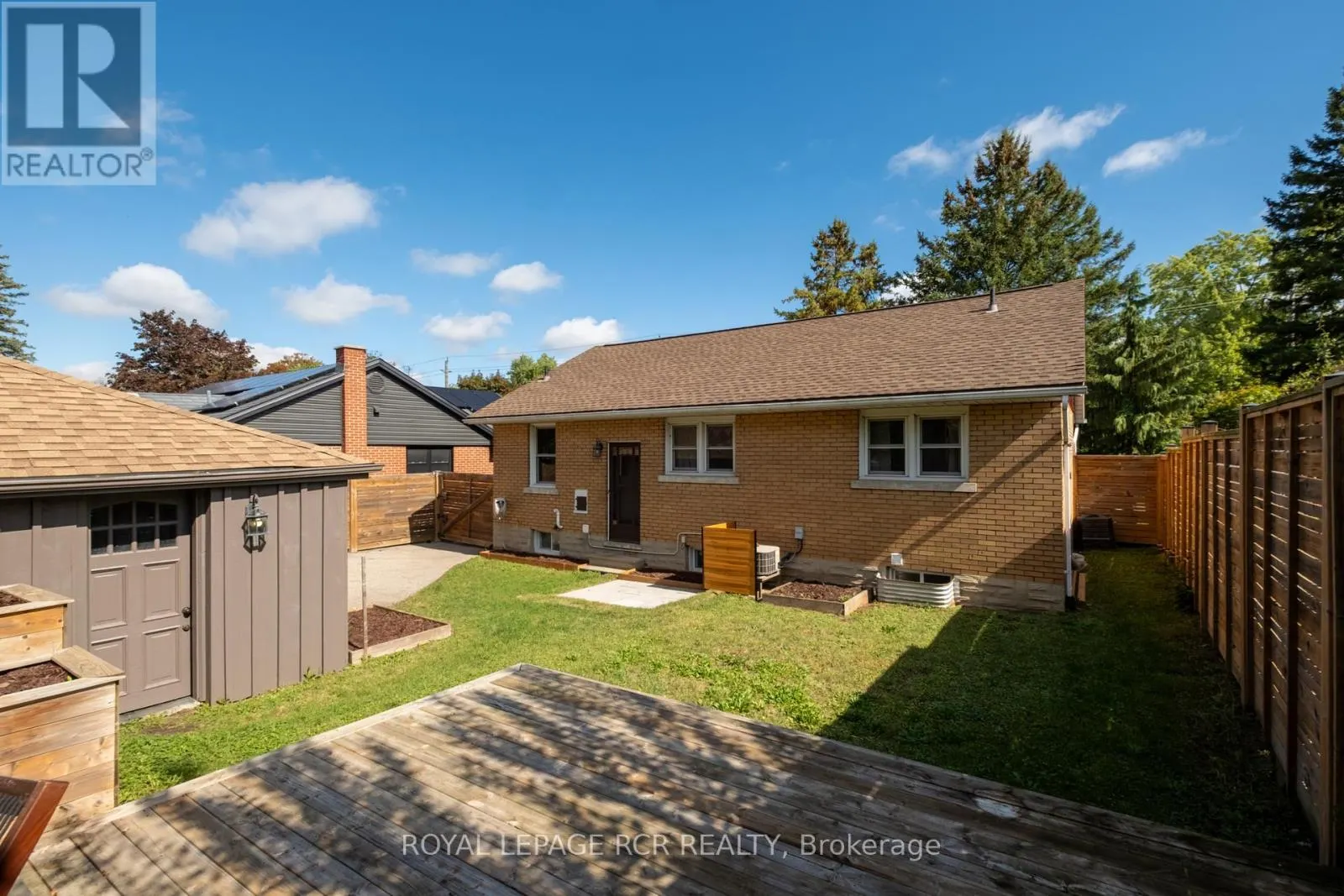 85 ELLIS CRESCENT S