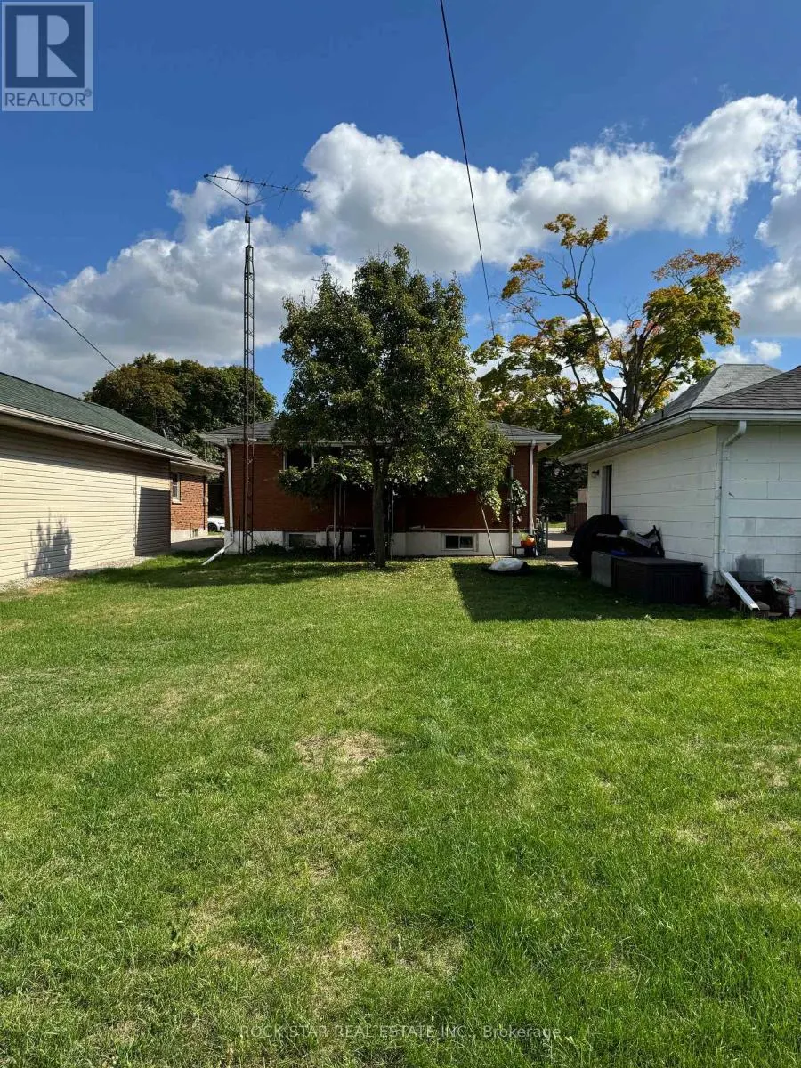 MAIN FL - 136 GRAND STREET