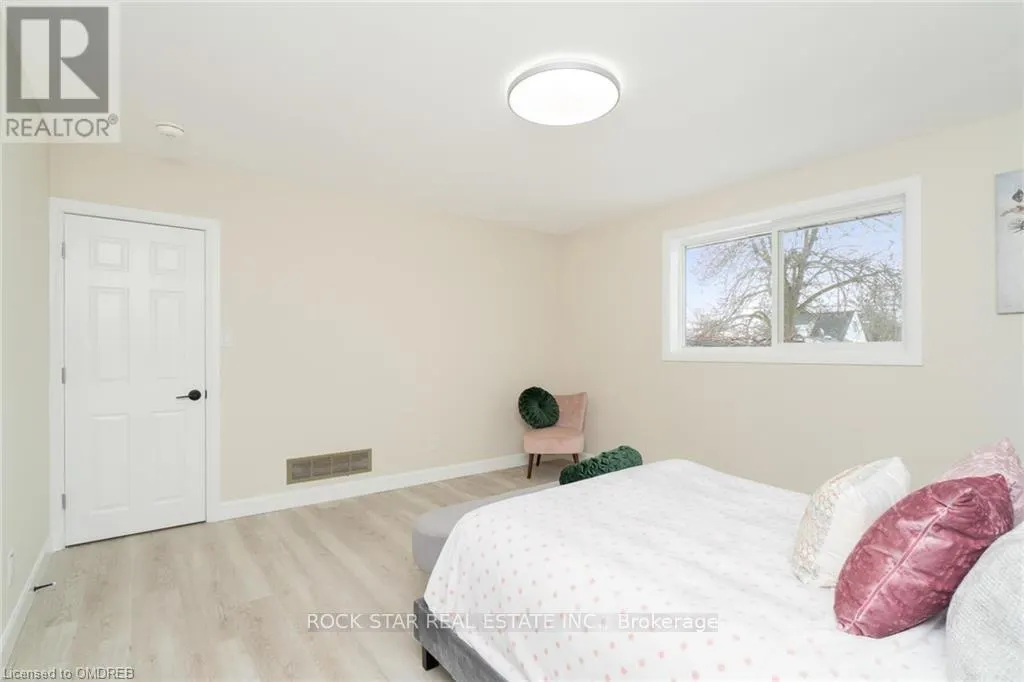 MAIN FL - 136 GRAND STREET