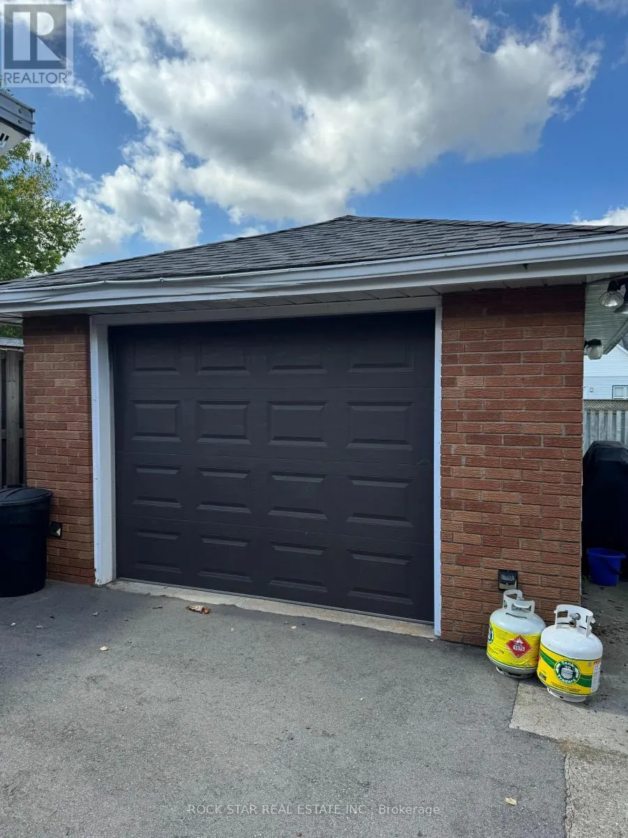 MAIN FL - 136 GRAND STREET