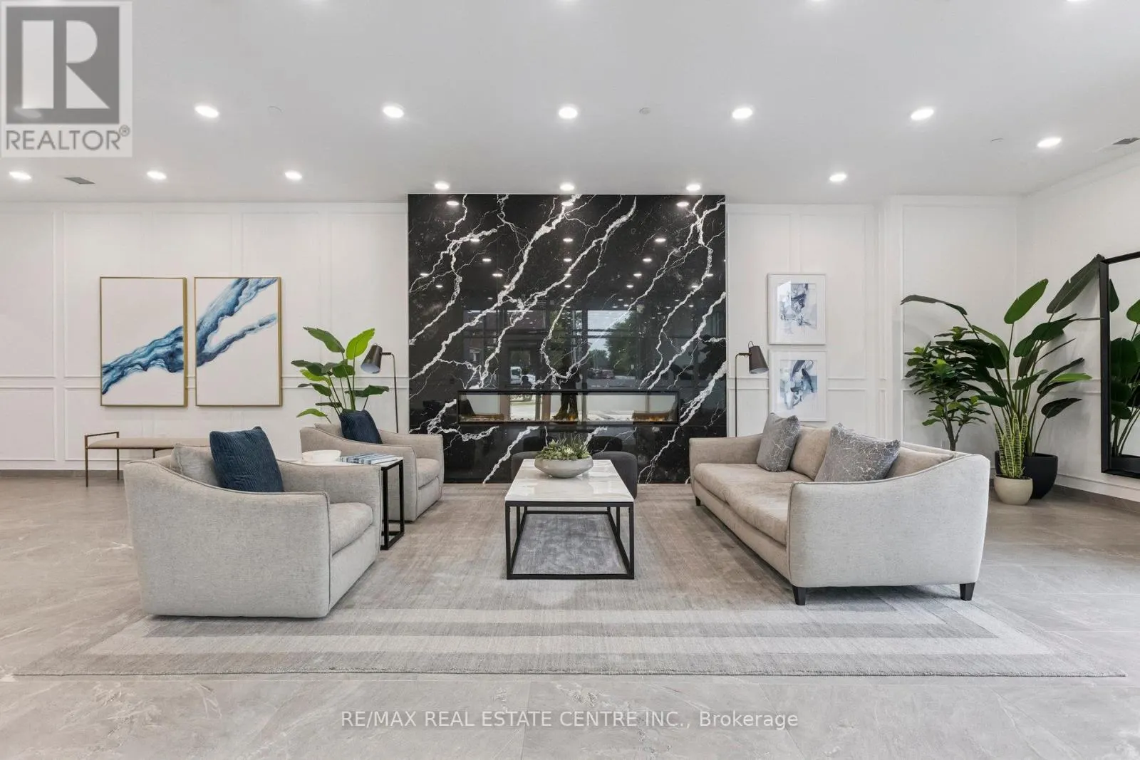 602 - 71 WYNDHAM STREET S