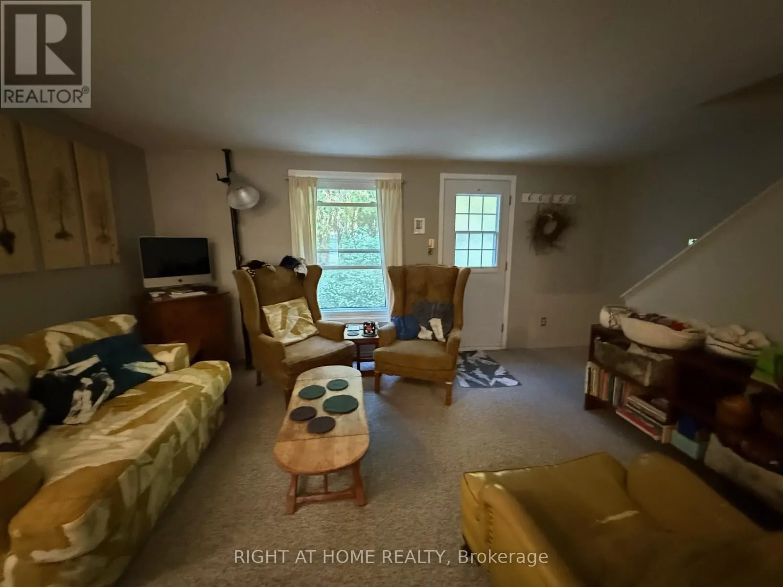 1227 PRIORY LANE