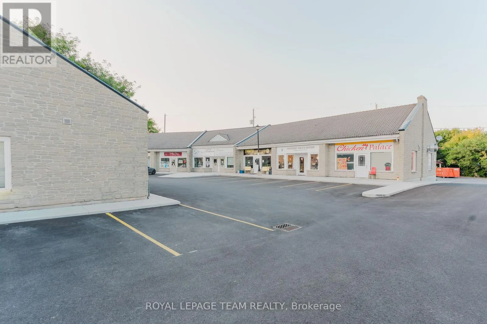 UNIT 7 - 75 ELGIN STREET W