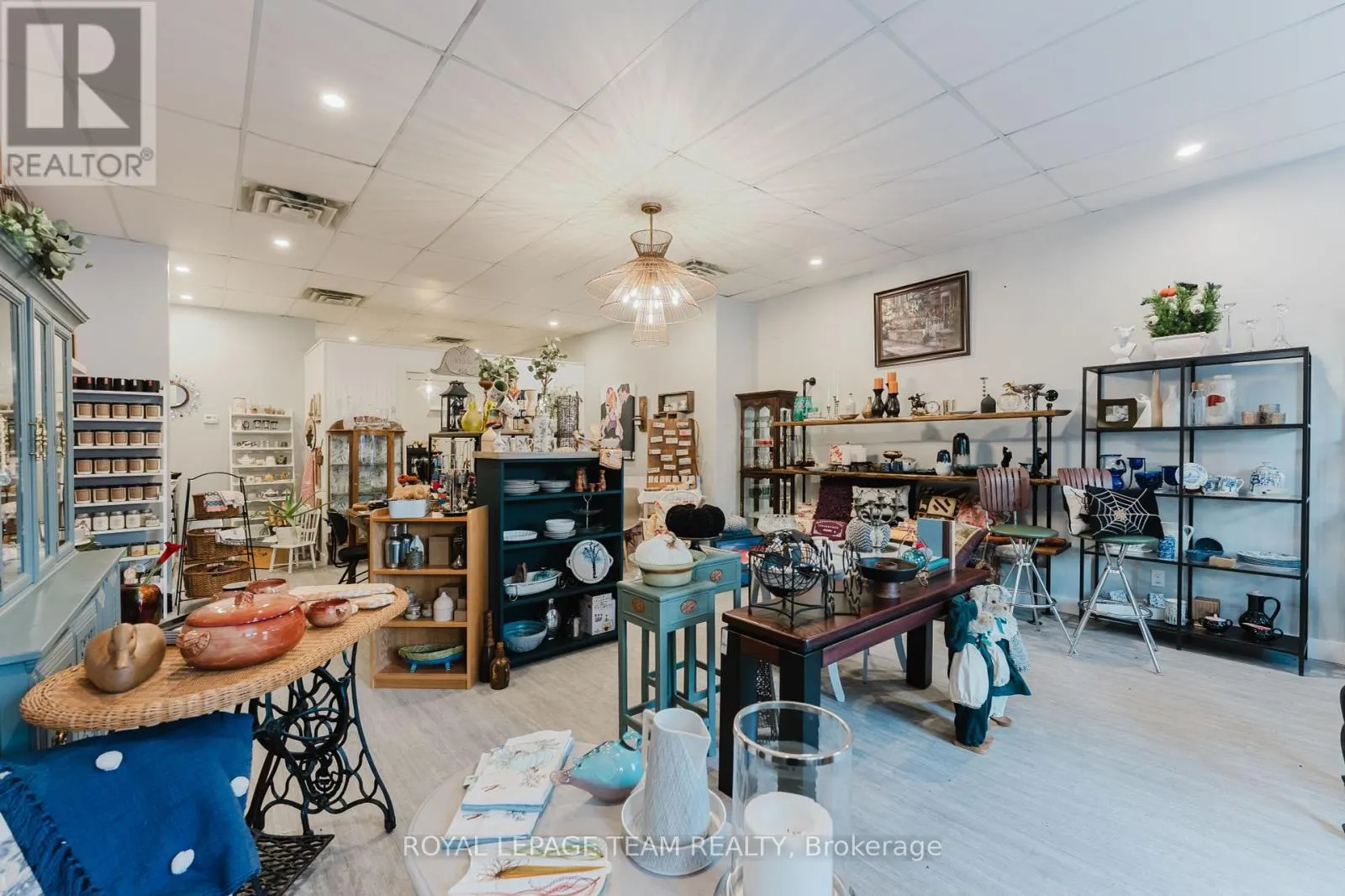UNIT 7 - 75 ELGIN STREET W
