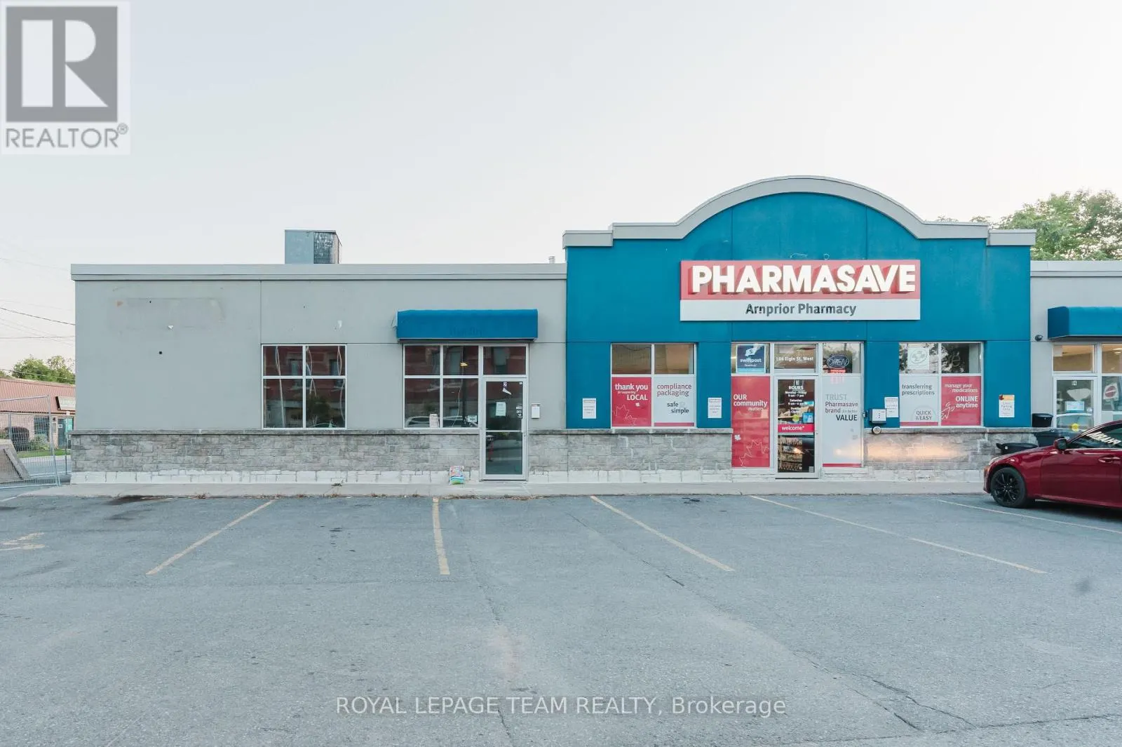 UNIT 3 - 104 ELGIN STREET W