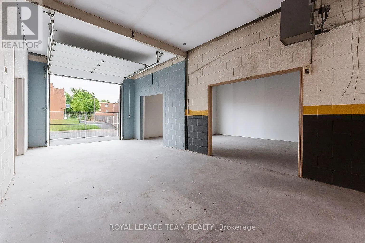 UNIT 3 - 104 ELGIN STREET W