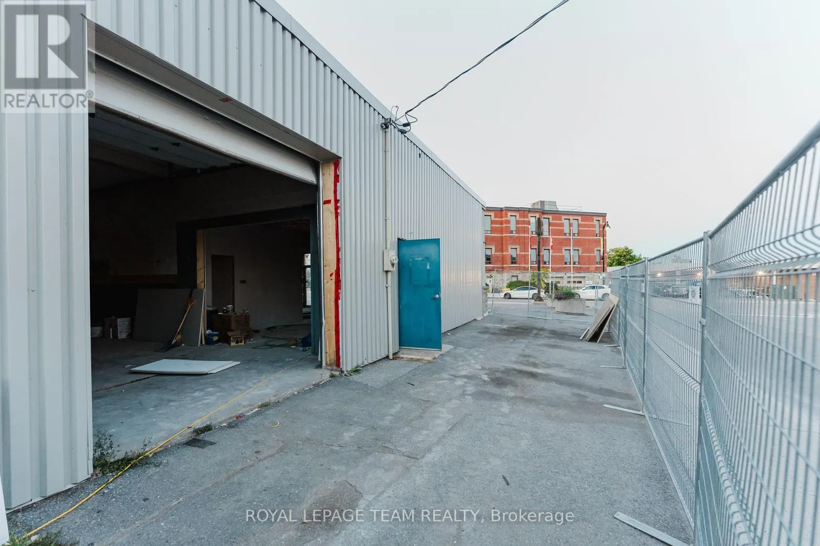 UNIT 3 - 104 ELGIN STREET W