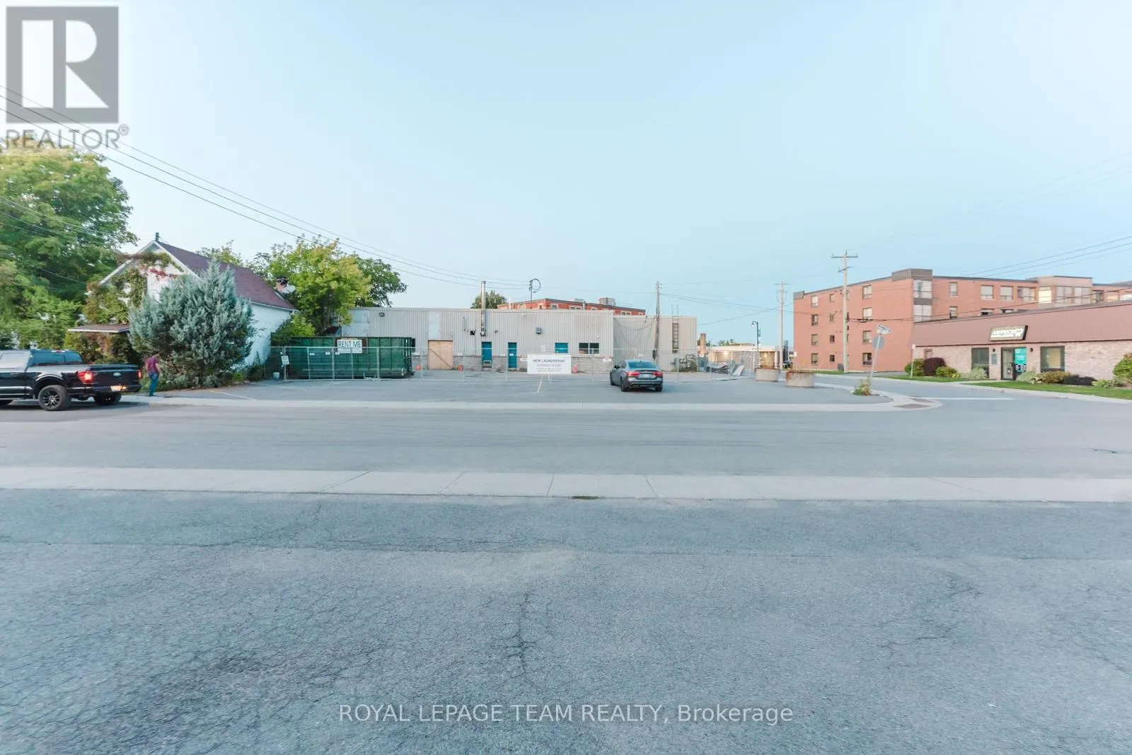 UNIT 3 - 104 ELGIN STREET W