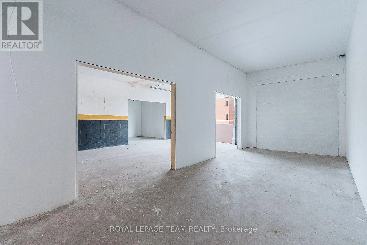UNIT 3 - 104 ELGIN STREET W