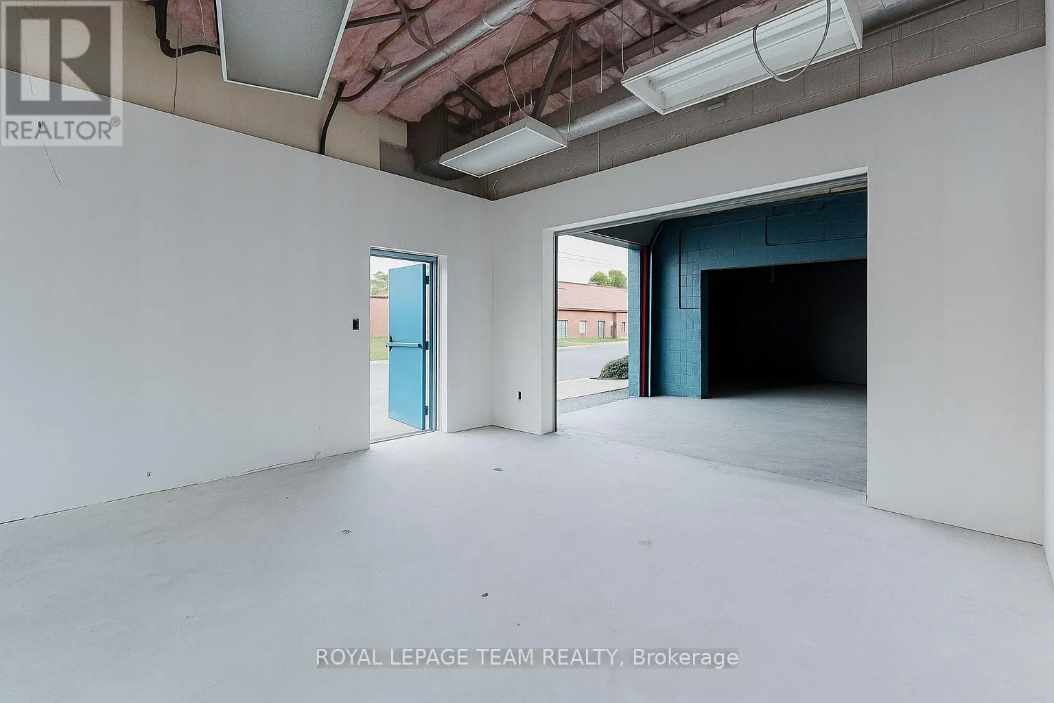 UNIT 3 - 104 ELGIN STREET W
